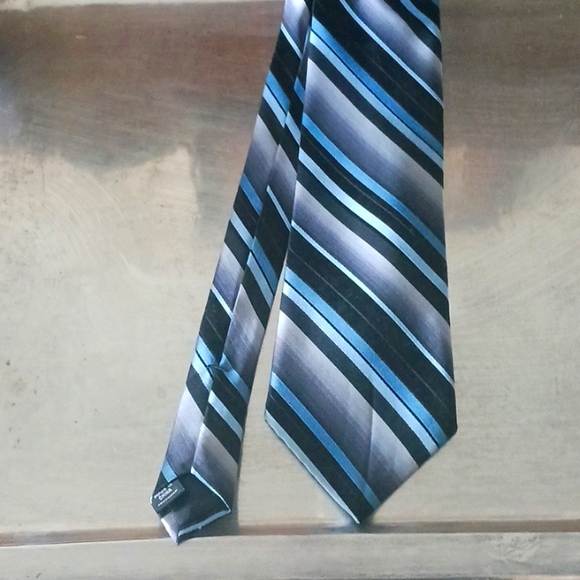 Men's Ties Set of Three - Picture 3 of 7